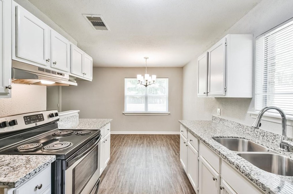 8743 Valley Flag Dr, Houston TX  77078-3705 exterior