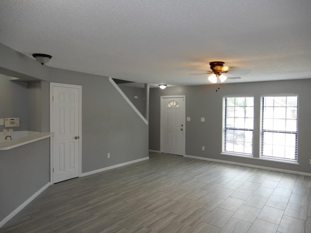 215 Terrace Dr, Texas City, TX 77591