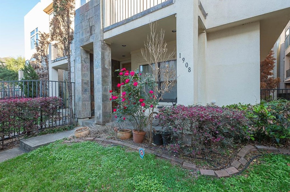 1908 Woodbury St, Houston, TX 77030