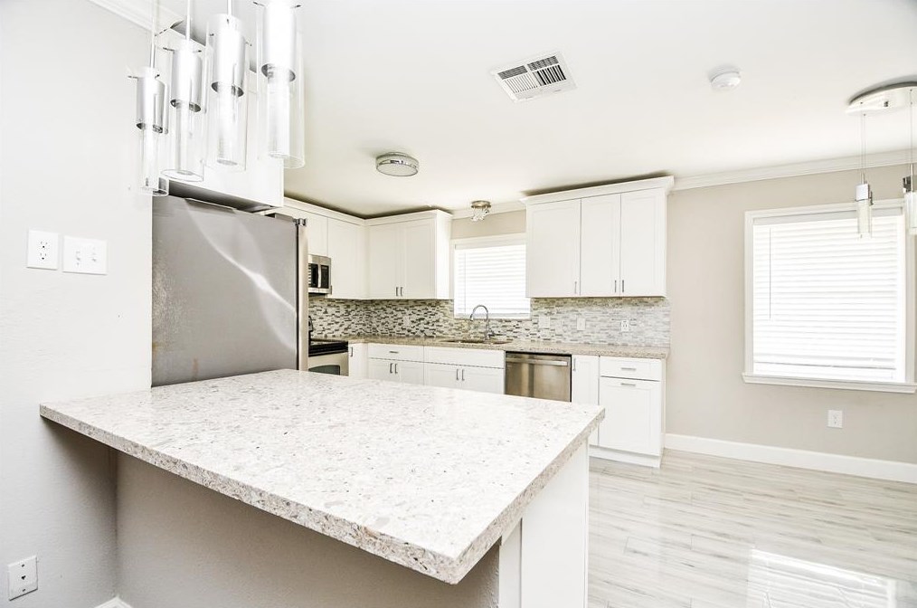 4310 Woodvalley Dr, Houston TX  77096-3530 exterior