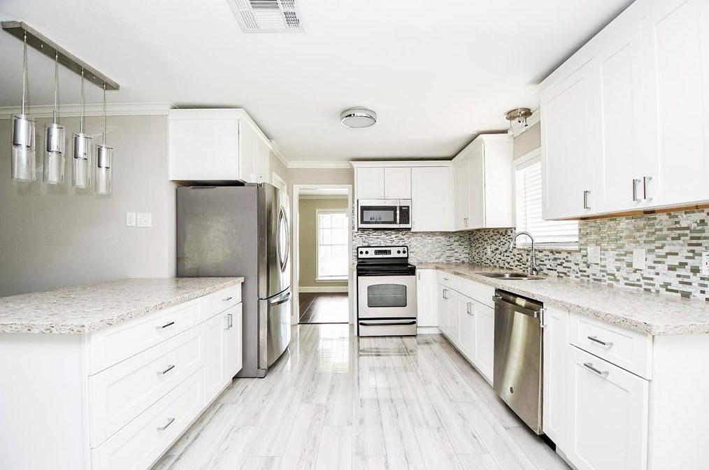 4310 Woodvalley Dr, Houston TX  77096-3530 exterior
