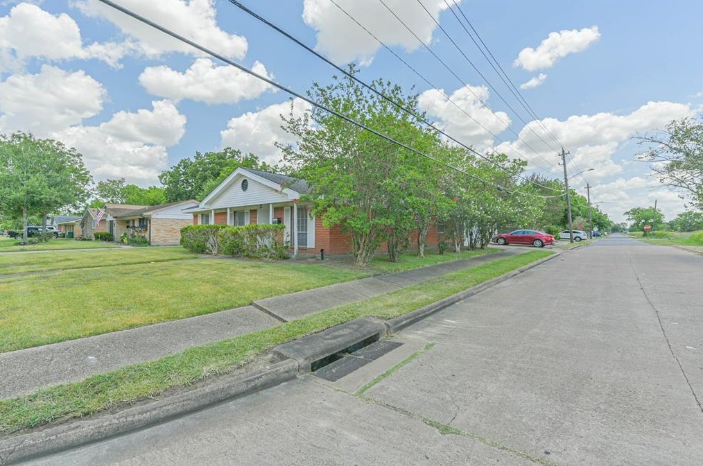 12002 Palmcroft St, Houston, TX 77034