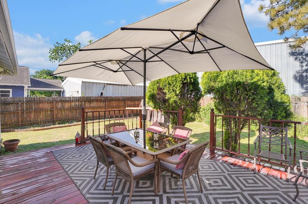 1831 Tabor, Houston TX  77009-6143 exterior