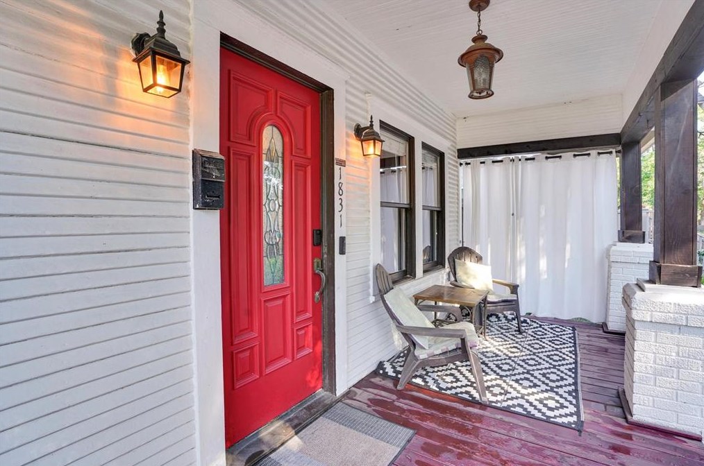 1831 Tabor, Houston TX  77009-6143 exterior