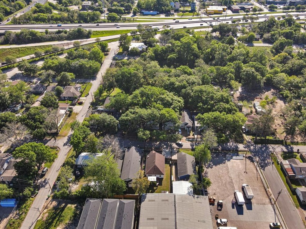 1831 Tabor, Houston TX  77009-6143 exterior