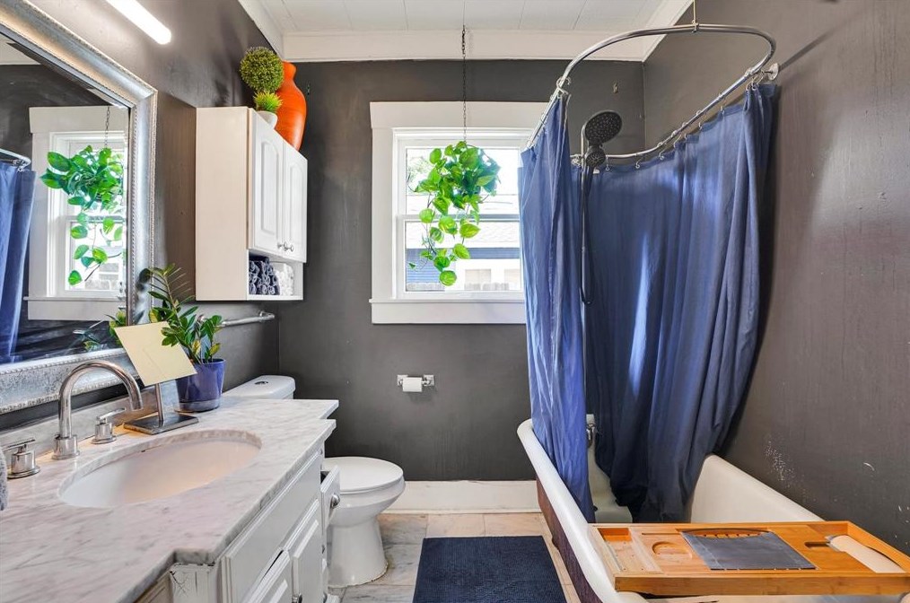 1831 Tabor, Houston TX  77009-6143 exterior