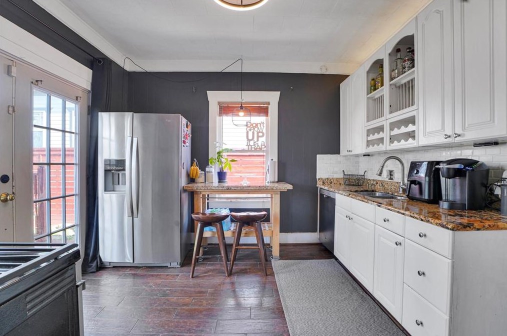 1831 Tabor, Houston TX  77009-6143 exterior