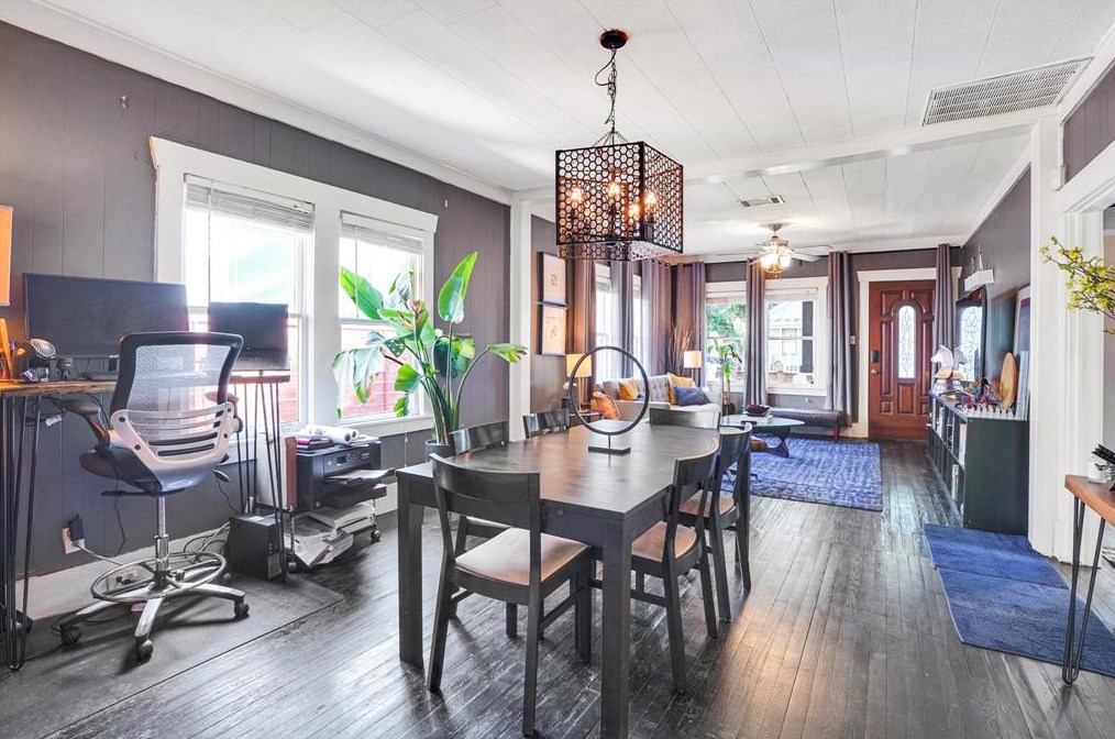 1831 Tabor, Houston TX  77009-6143 exterior