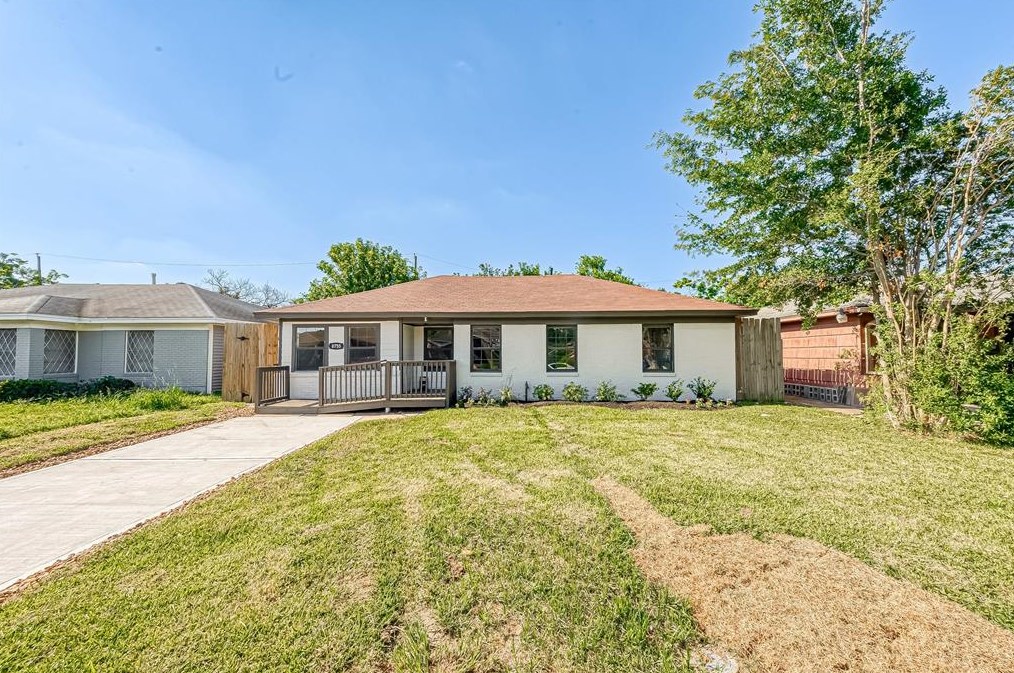 8755 Pattibob St, Houston, TX 77029-3333