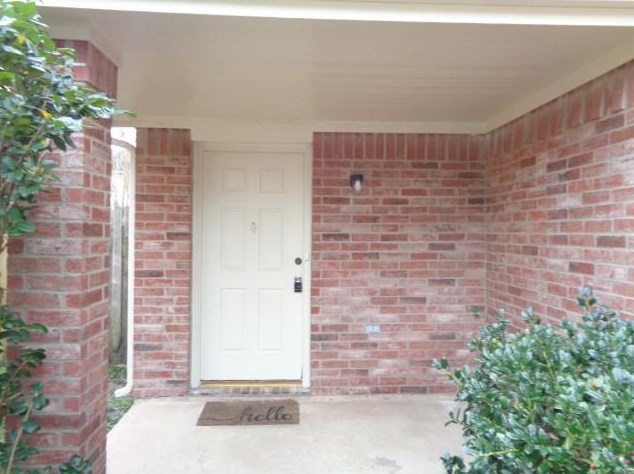 830 N Oak Dr, Houston, TX 77073