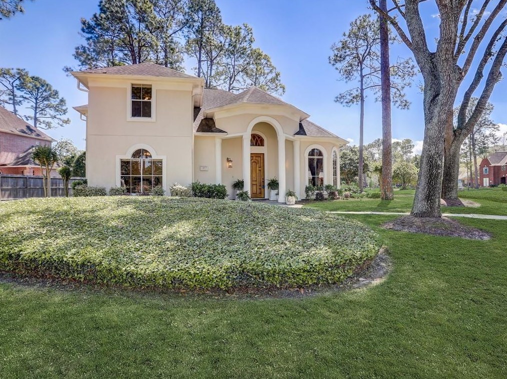 202 Hidden Pines Ct, League City, TX 77573-1776