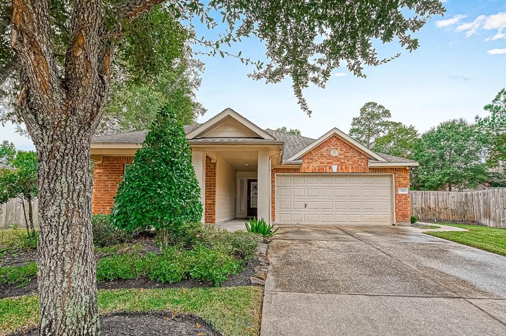 13803 Ivymist Ct, Houston, TX 77044-2045