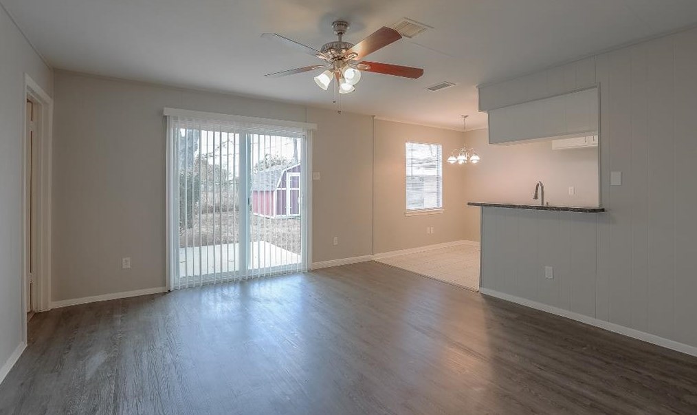 11106 Roandale Dr, Houston TX  77048-1521 exterior