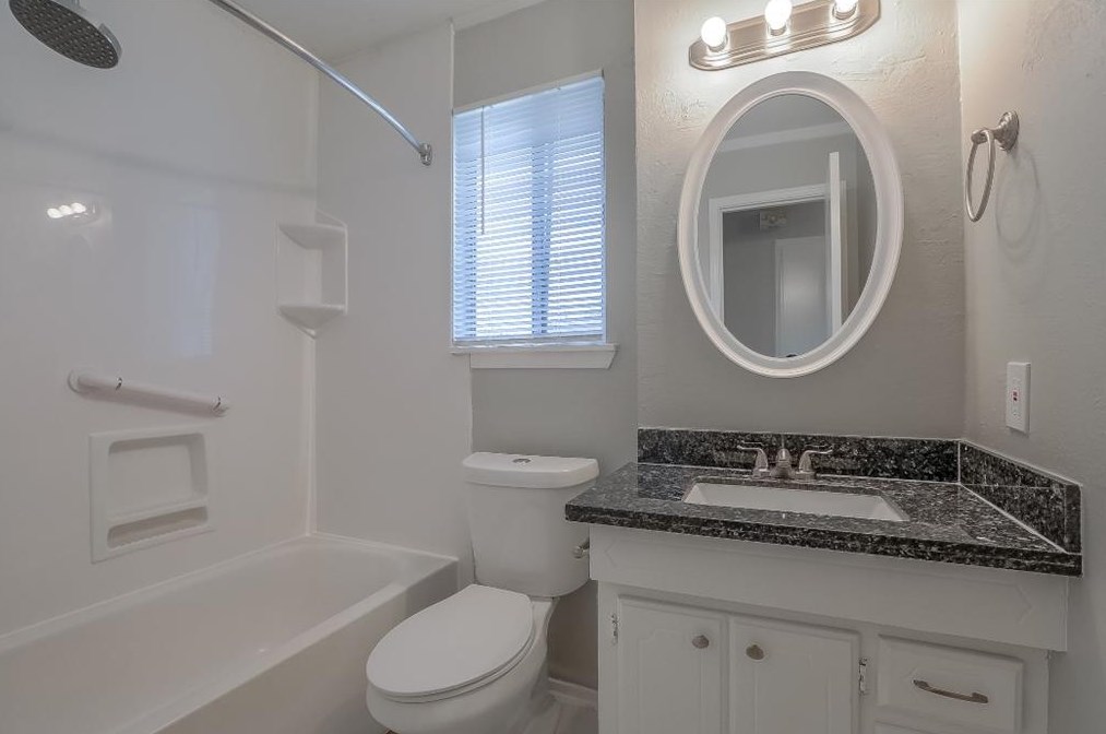 11106 Roandale Dr, Houston TX  77048-1521 exterior