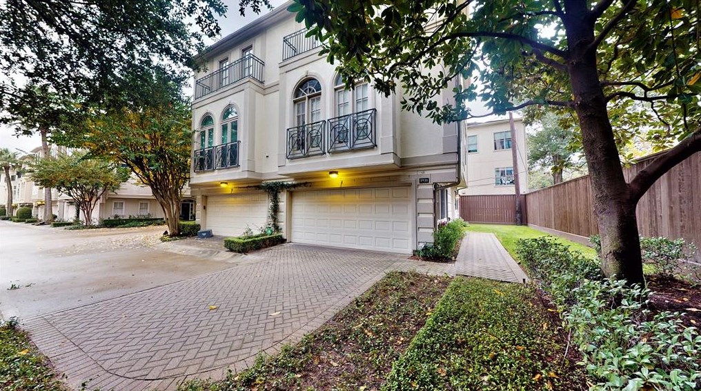 1931 Greenwich Terrace Dr, Houston, TX 77019