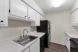 1100 Augusta Dr, Houston, TX 77057 - Photo 10