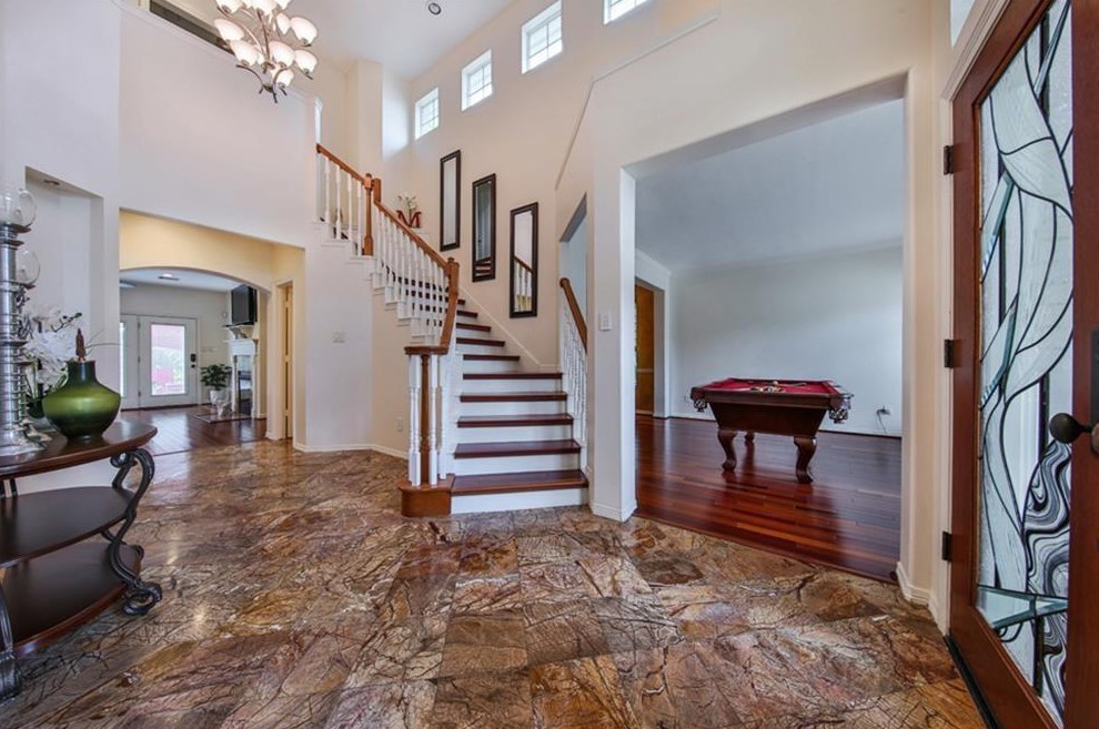 205 Lago Vista St, Kemah, TX 77565