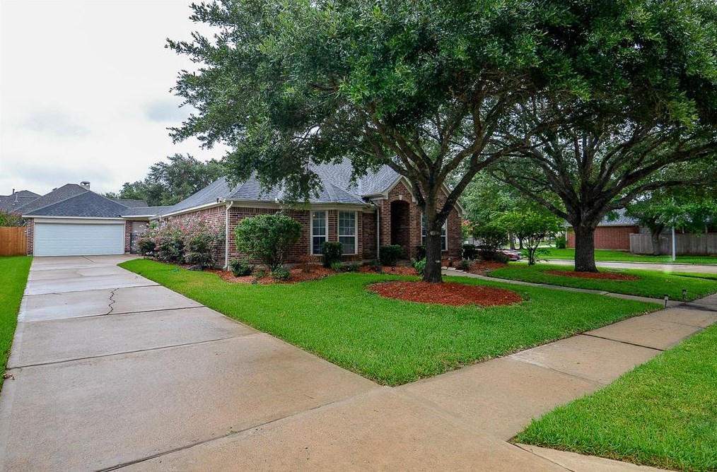 22002 Emerald Run Ln, Richmond, TX 77469-6353