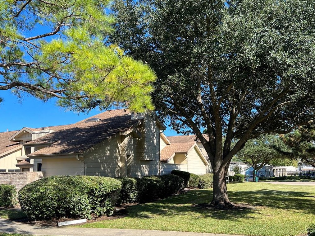 3128 Windchase Blvd, Houston TX  77082-3406 exterior