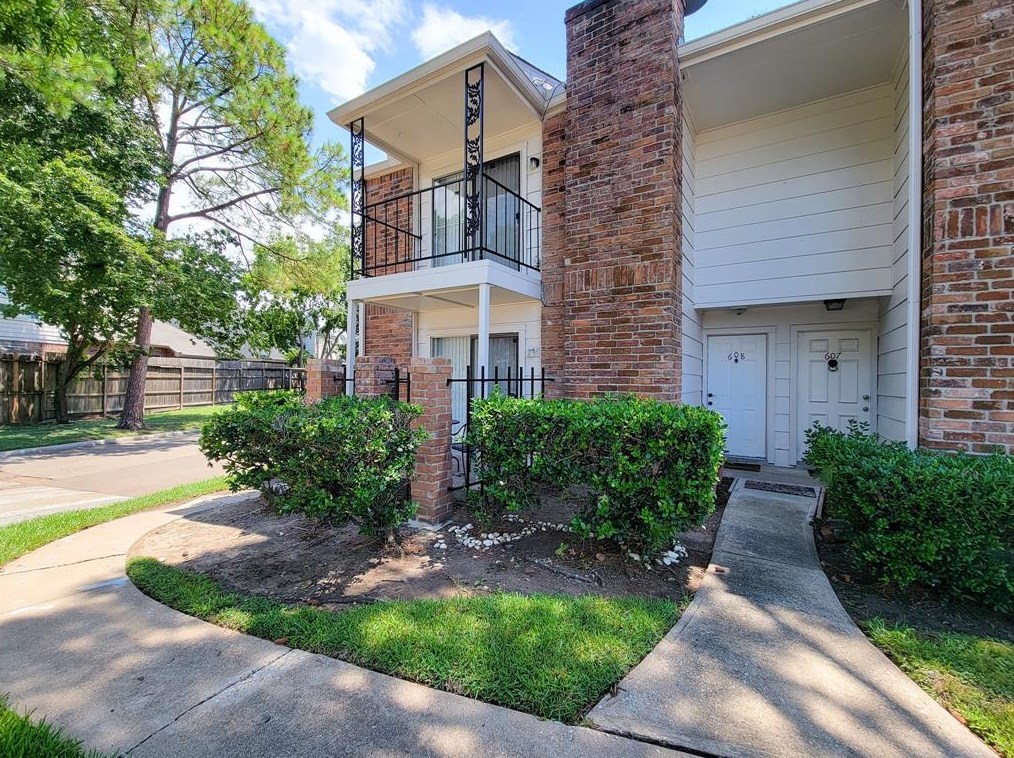 2800 Jeanetta St #608, Houston, TX 77063