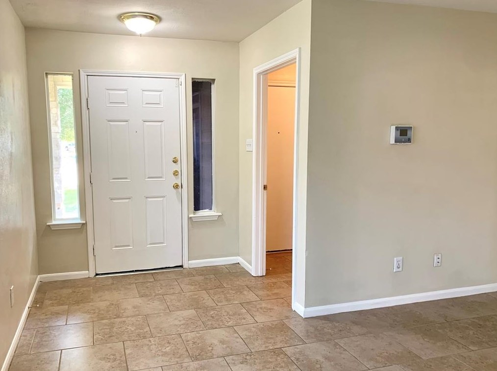 7107 Cloaksdale Ln, Cypress TX  77433-1936 exterior