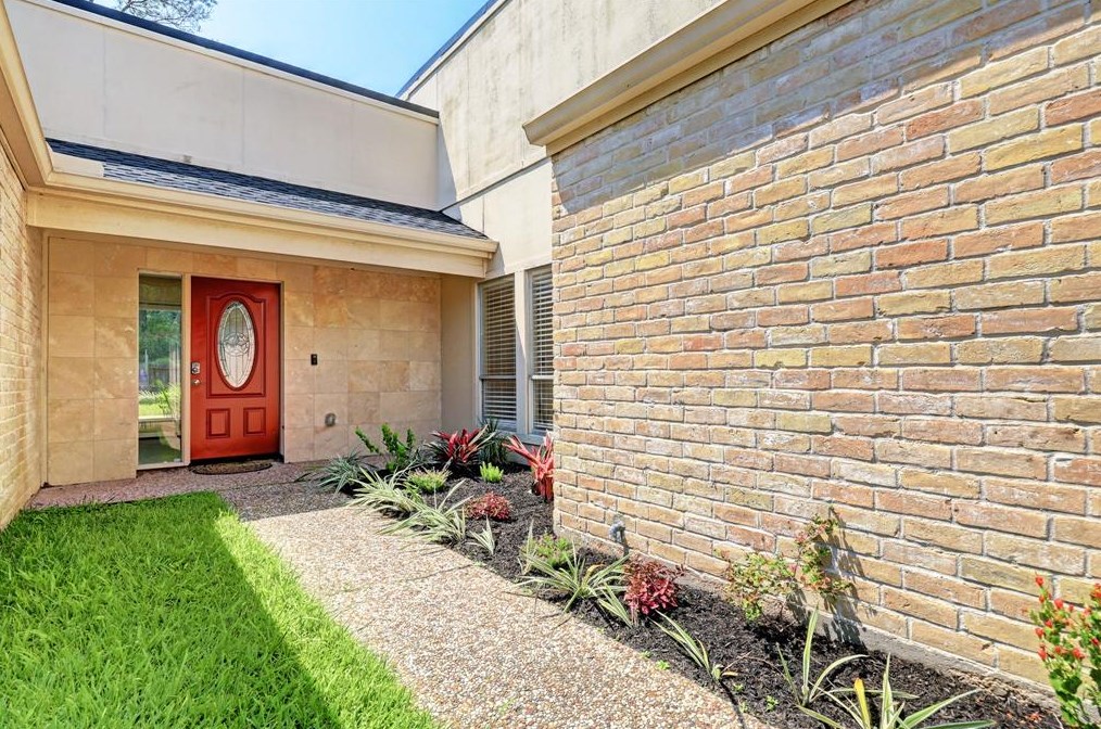 12203 Briar Forest Dr, Houston, TX 77077-2501