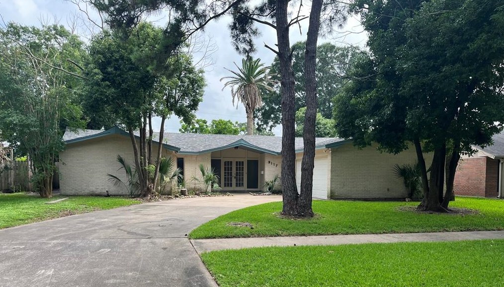9117 Vicksburg Ave, Texas City, TX 77591