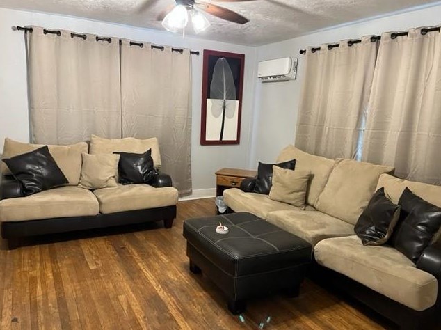 617 12th St Apt 3, Huntsville, TX 77340