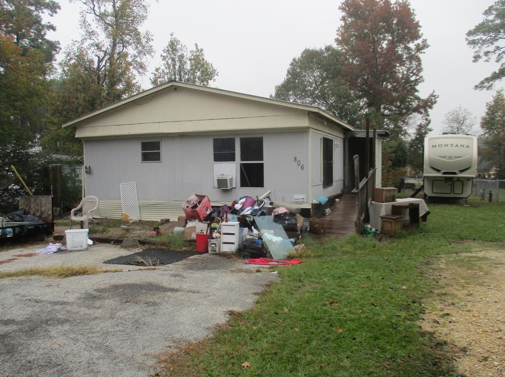 806 Whisperwood Dr, Onalaska, TX 77360-5845