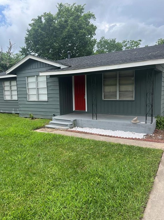 130 Bennett Dr, West Columbia, TX 77486-3112
