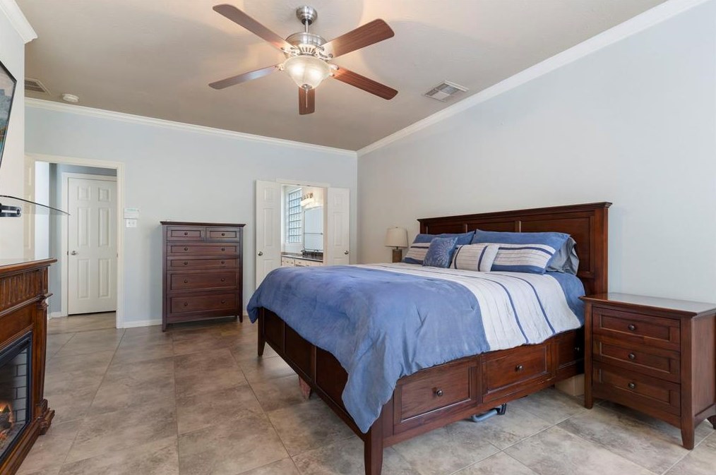 38 Evian Path Ct, Spring TX 77382-1317 exterior