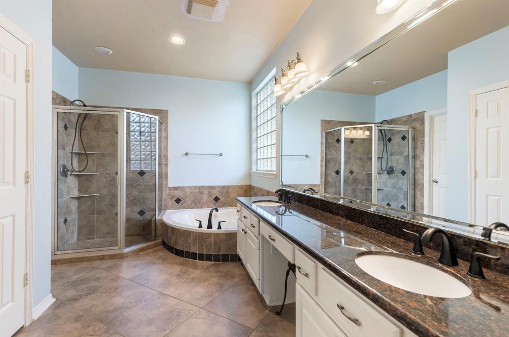 38 Evian Path Ct, Spring TX 77382-1317 exterior