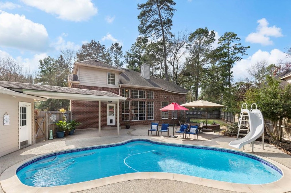 38 Evian Path Ct, Spring, TX 77382-1317