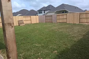 1926 Middle Pass Ln, Angleton, TX 77515 - Photo 22