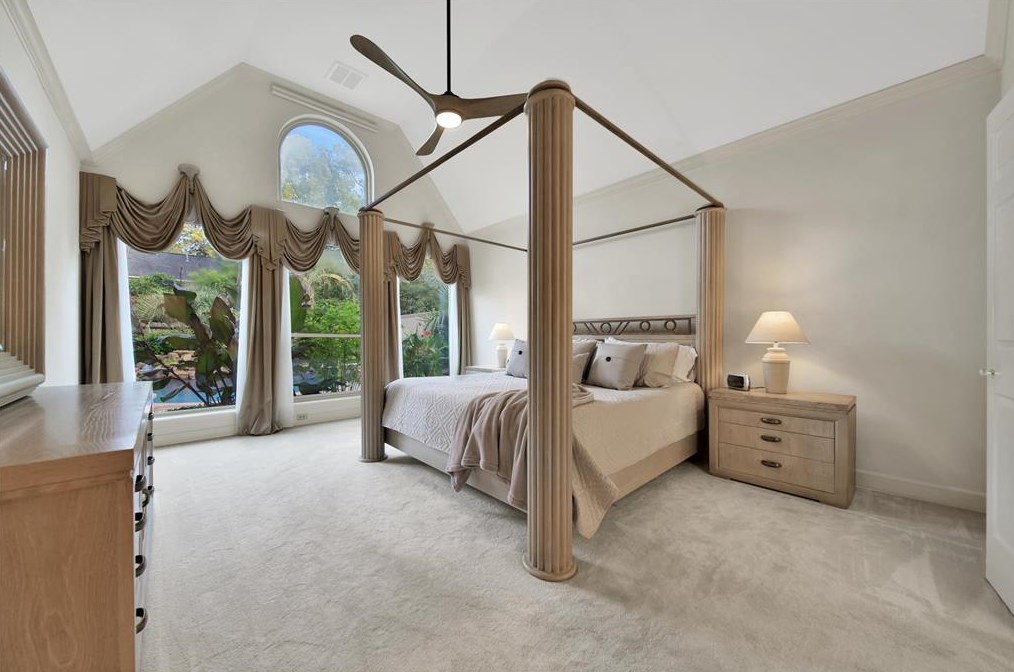 5815 Spring Lodge Dr, Humble TX 77345-2450 exterior