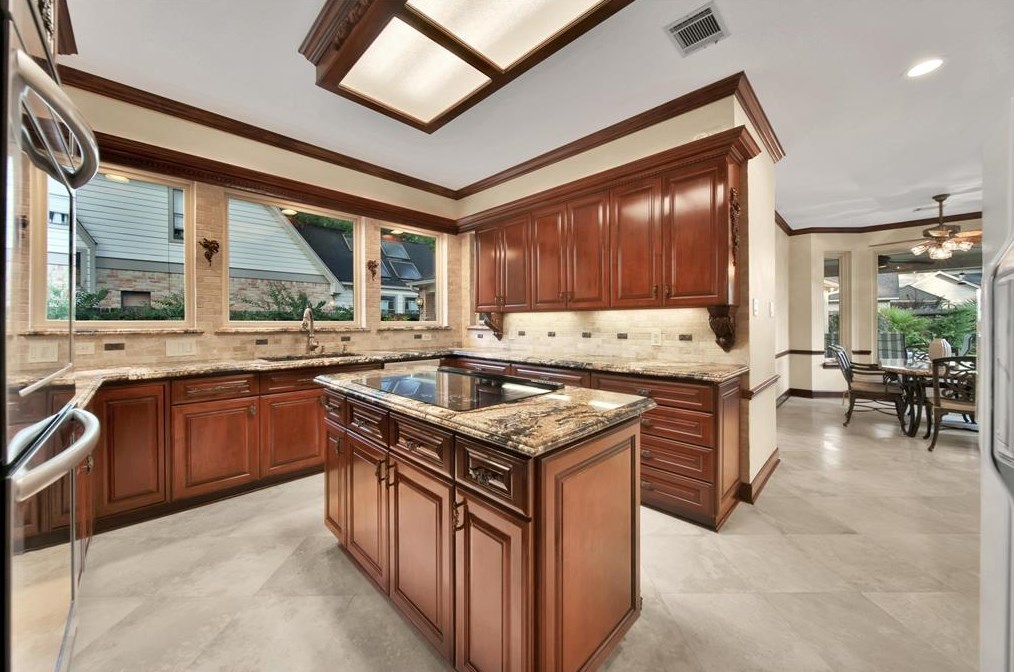 5815 Spring Lodge Dr, Humble TX 77345-2450 exterior