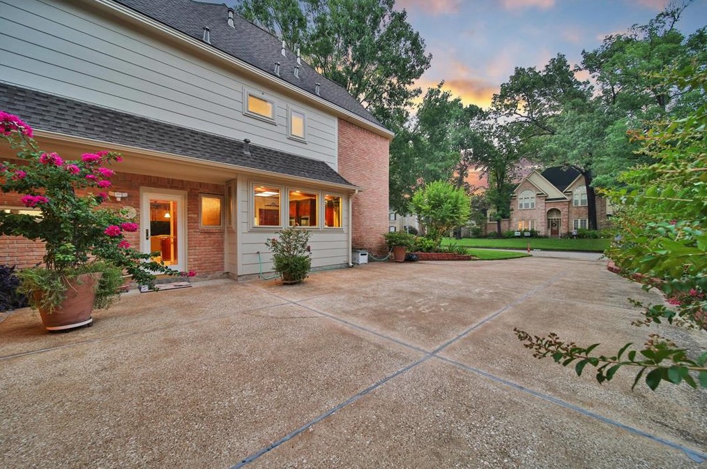 5815 Spring Lodge Dr, Humble TX 77345-2450 exterior