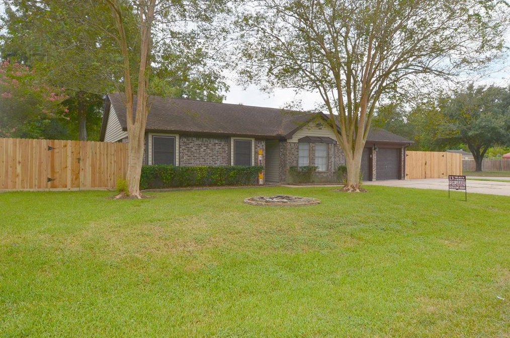 12323 Dermott Dr, Houston, TX 77065