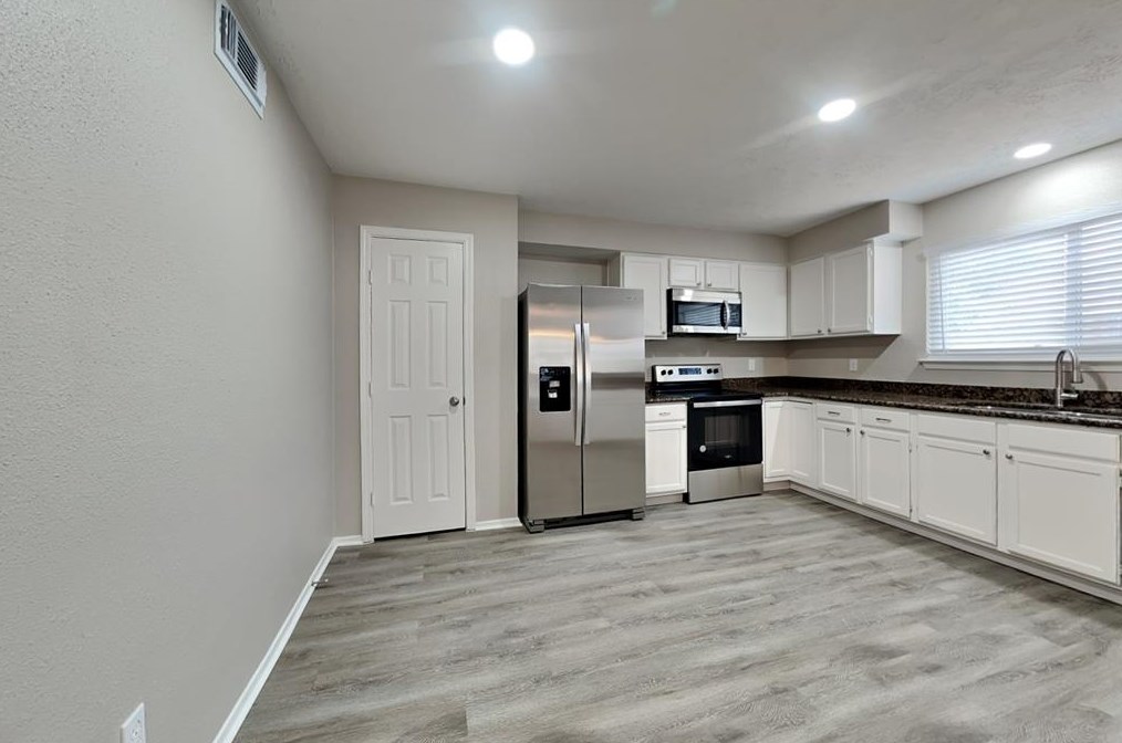 4810 Ingleside Ct, Spring TX  77388-2828 exterior
