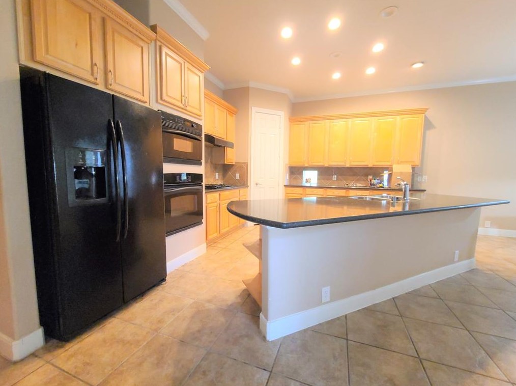 7218 Sandy Isle Ln, Spring TX  77389-4075 exterior