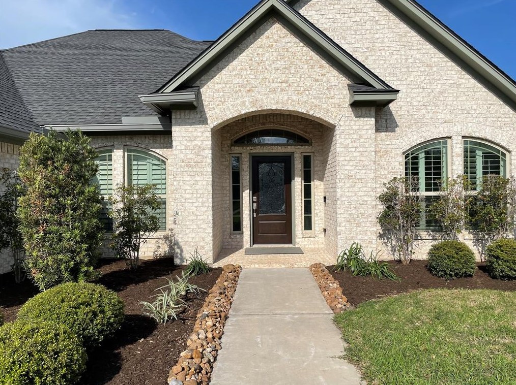 210 Oyster Bend Ln, Richwood, TX 77566-3108