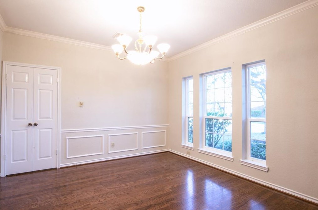 1406 Blackthorne Dr, Houston TX  77094-2973 exterior