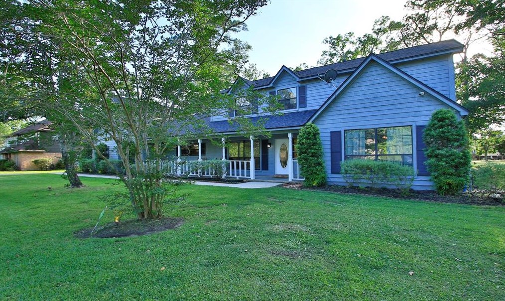 595 Brandon Rd, Conroe, TX 77302-3771