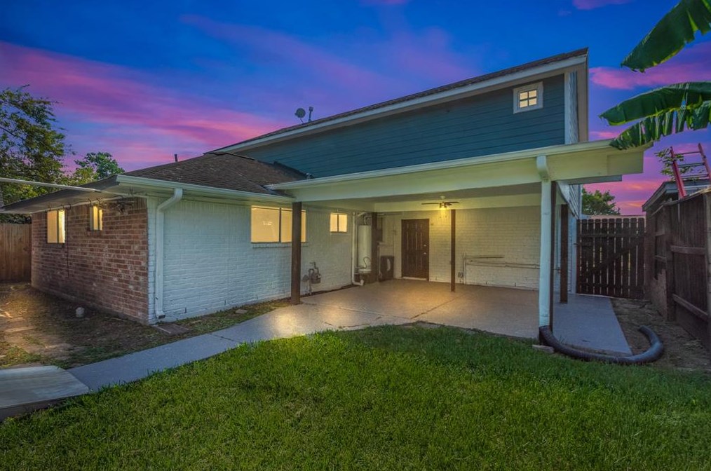 10262 Scotsbrook Dr, Houston, TX 77038