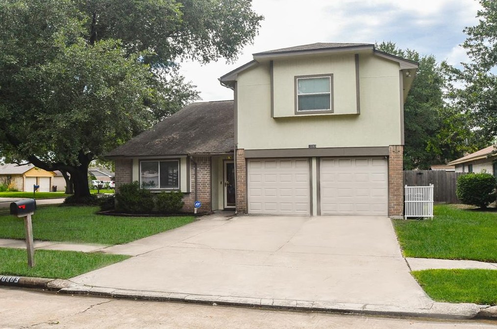 10303 Oak Limb Dr, Houston, TX 77065-3779