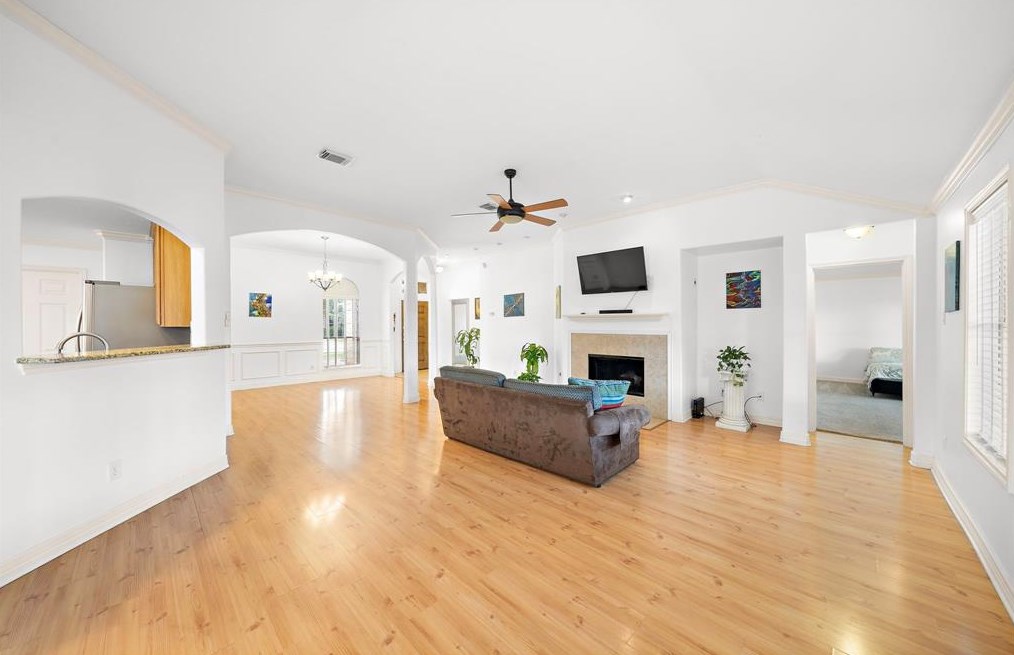 8818 Gas Light Village Dr, Houston TX  77095-4578 exterior