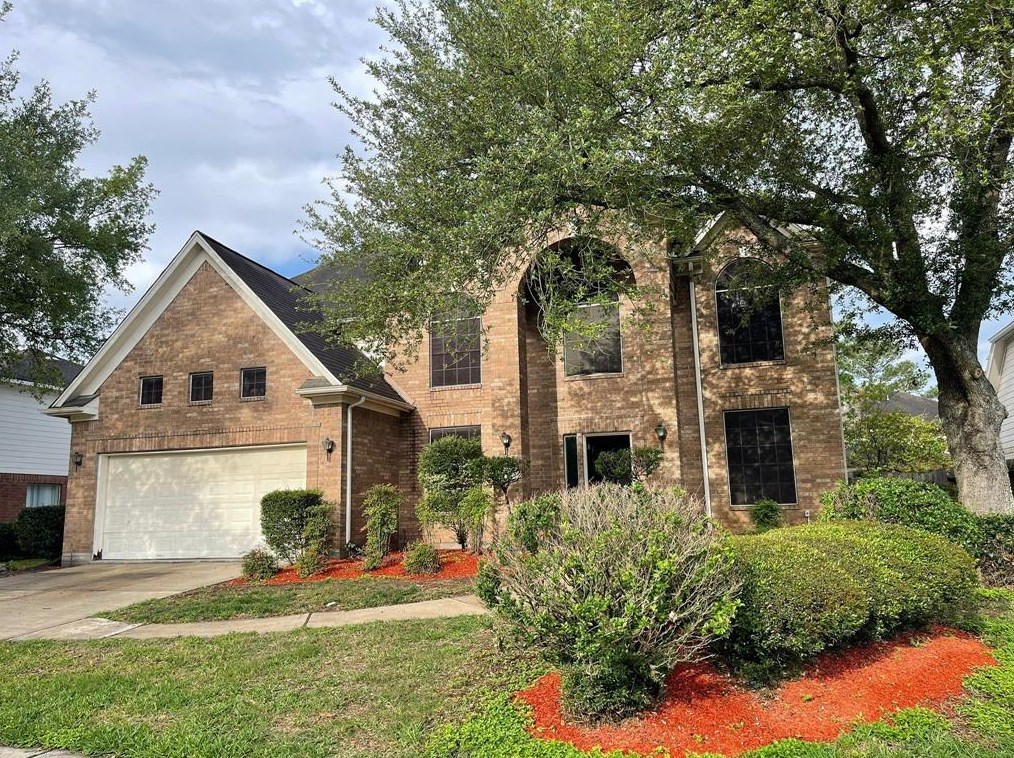 9323 Willow Crossing Dr, Houston, TX 77064