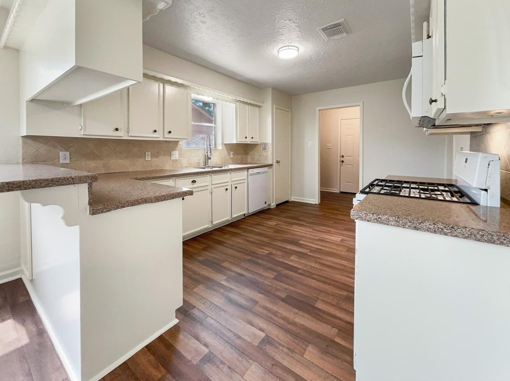 23911 English Oak Dr, Spring, TX 77373-5814