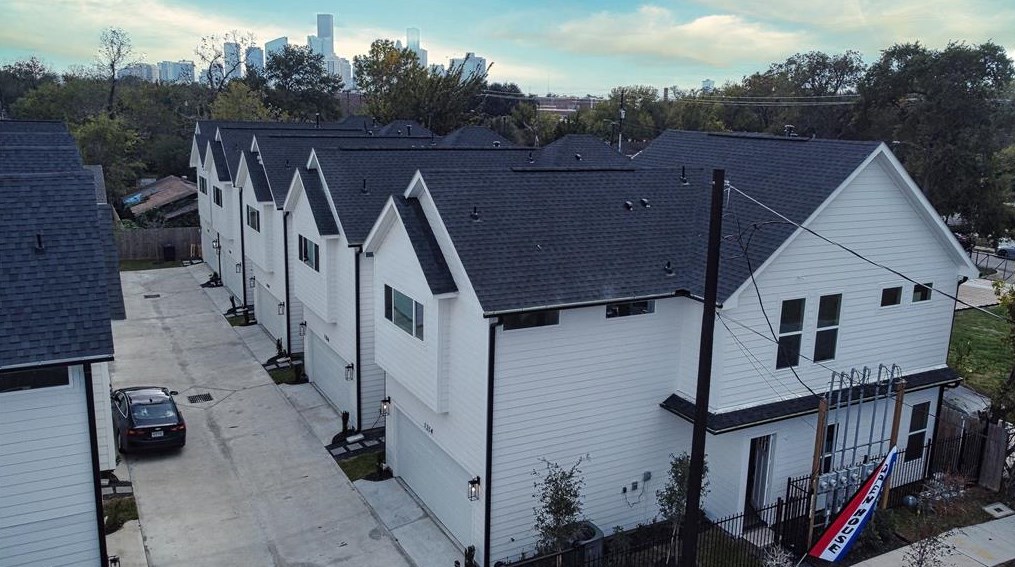 1216 Mcneil, Houston TX  77009-6421 exterior