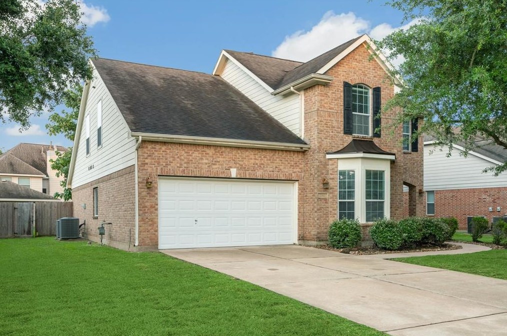 2182 Longspur Ln, League City, TX 77573-3910